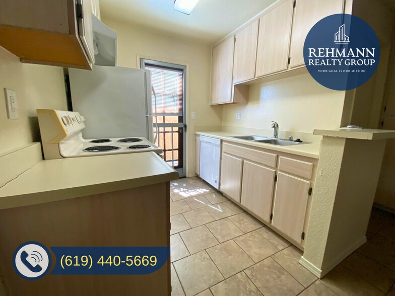 Building Photo - 4177 Iowa St