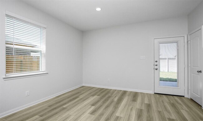 Building Photo - 460 Lone Rider Dr