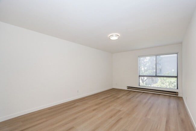 Building Photo - 380 Vallejo Dr