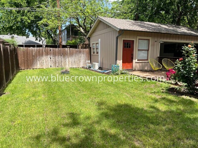 Building Photo - 5521 Richmond Ave