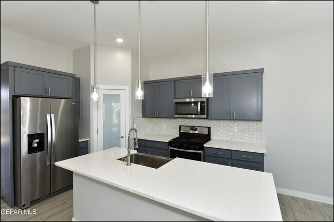 Building Photo - 205 Anglesy Pl