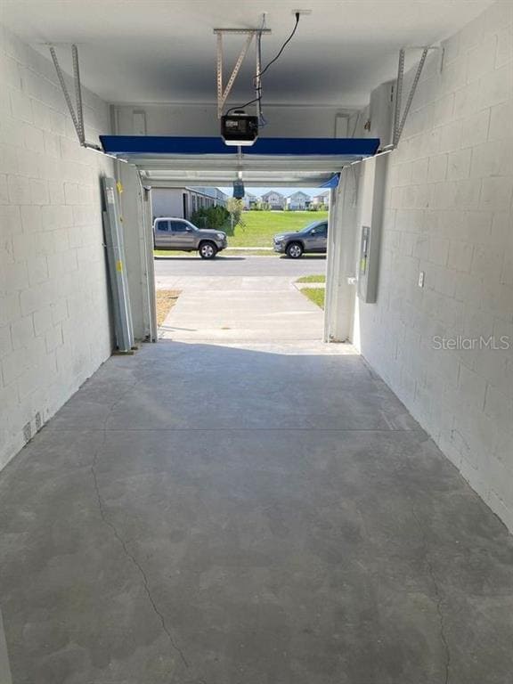 Building Photo - 8245 Crescent Oaks Dr