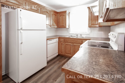 Building Photo - 5909 Brittany-