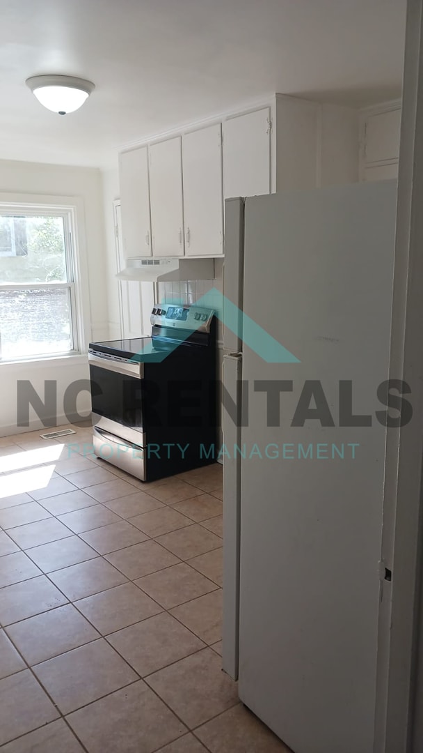 Building Photo - 1209 Gordon St