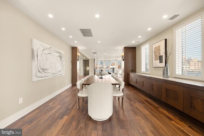 Building Photo - 622 Ponte Villas N