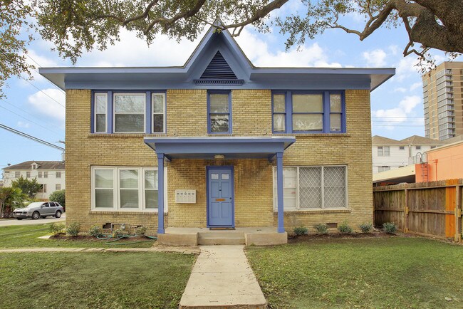 Primary Photo - 1220 Waugh Dr