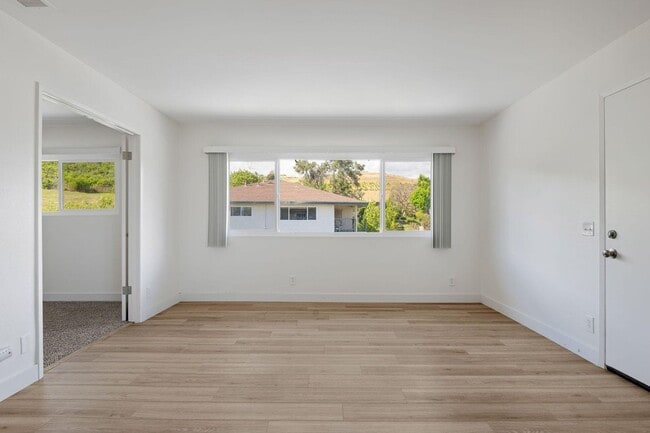 Building Photo - Updated 4BD/2BA Goleta Condo | Pool Access | Near UCSB | Easy Highway 101 Access