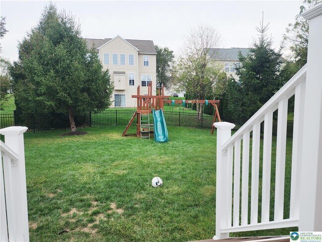 Building Photo - 8858 Pathfinder Rd