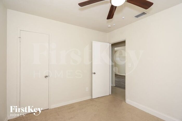 Building Photo - 6505 Flagler St