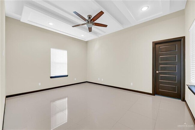 Building Photo - 19 Rice Ave