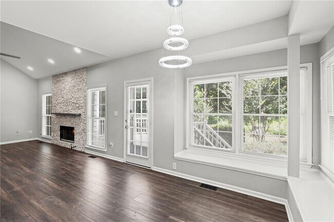 Building Photo - 11355 Vedrines Dr