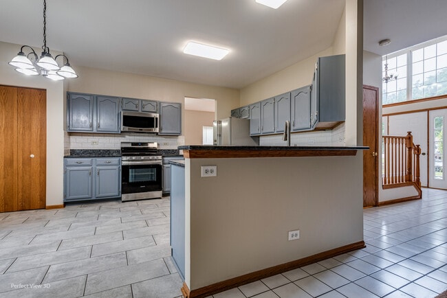 Building Photo - 2031 Westridge Blvd