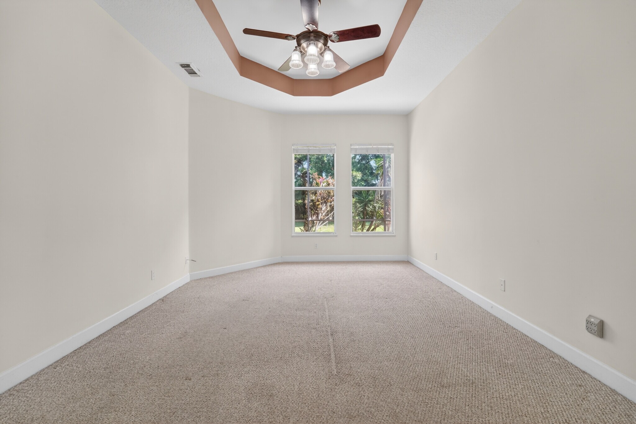 Building Photo - 854 SW Saint Tropez Ct