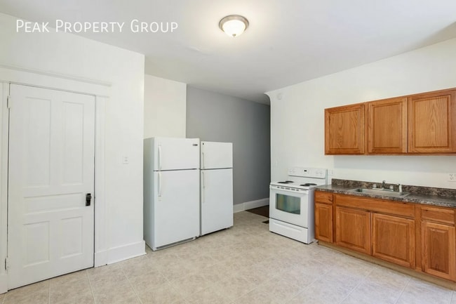 Building Photo - 2323 Flora St