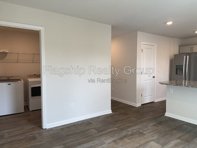Building Photo - 4109 Laurel Rdg Dr
