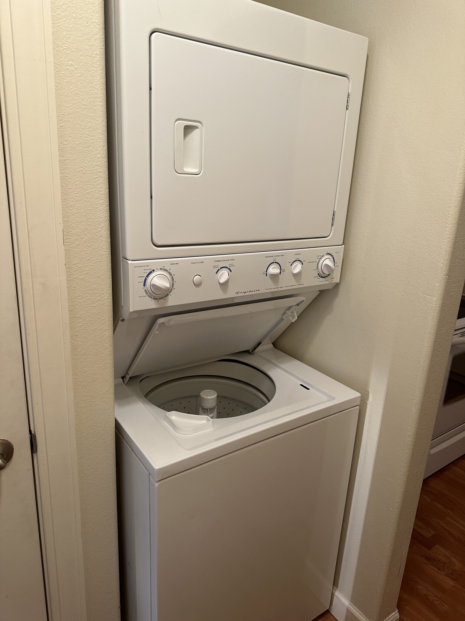 Building Photo - 1729 Emerald Trl SE