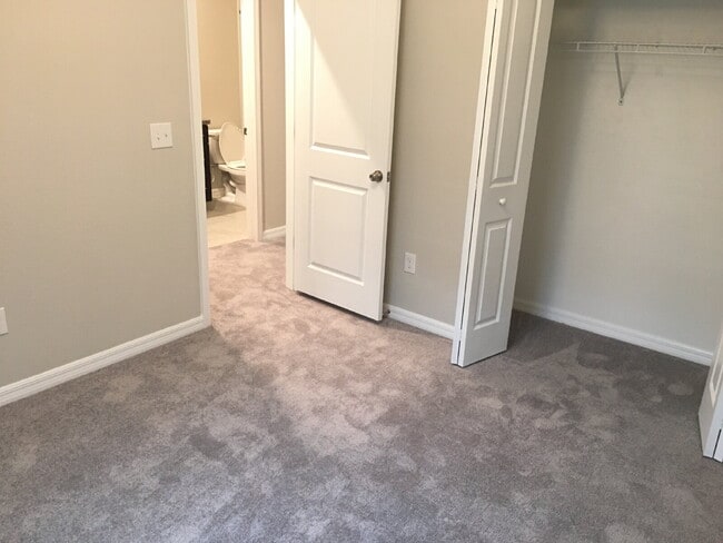 Building Photo - 8069 Rolling Shell Trail