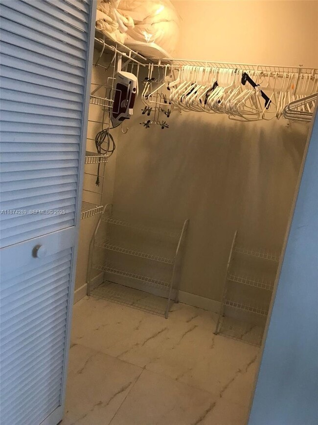 Building Photo - 19501 W Country Club Dr