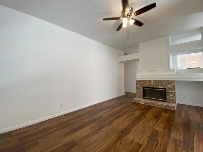 Building Photo - 1372 Chennault Ave