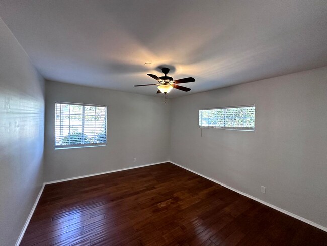 Building Photo - ***MOVE-IN SPECIAL 2 WEEKS FREE RENT***Fan...