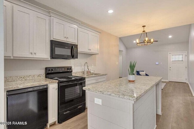 Building Photo - 109 Tyreek Dr