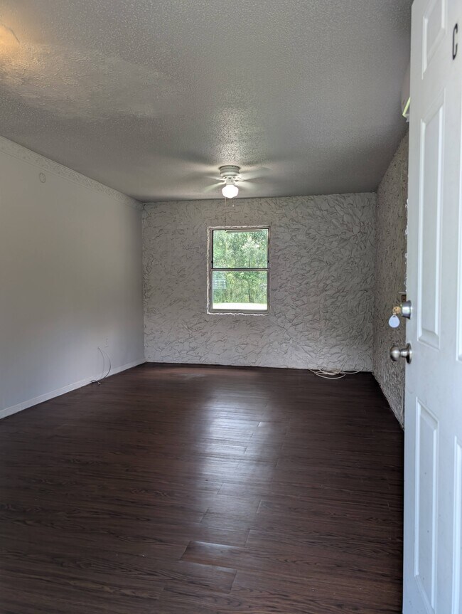 living room - 14815 N 20th St