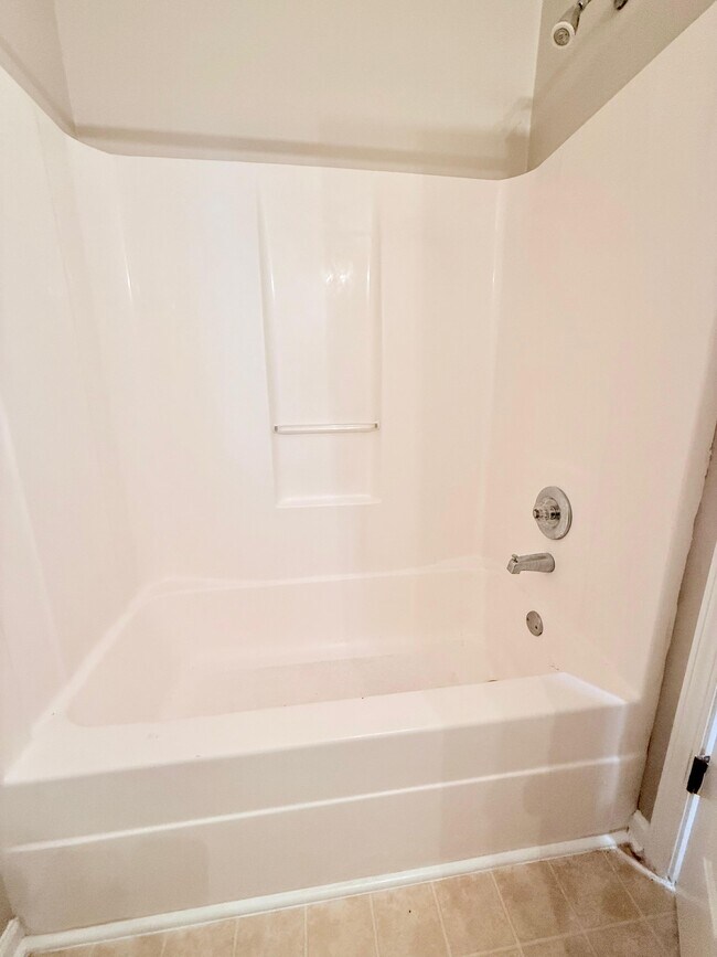 Building Photo - 7265 Crestside Dr