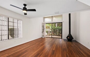 Building Photo - Bright & Spacious Unit with Natural Light
