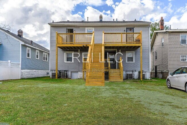 Building Photo - 615 S 38th St