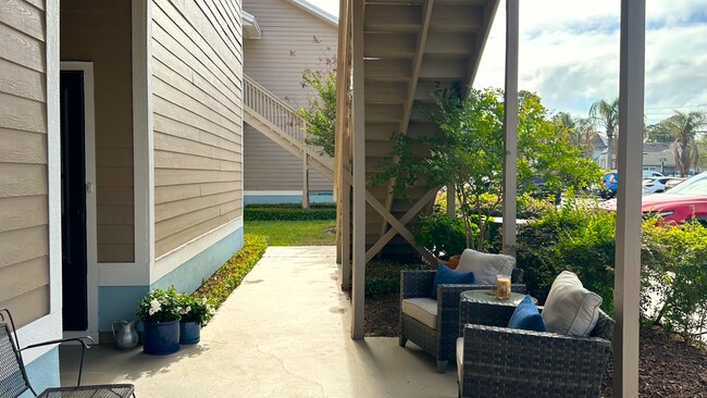 Building Photo - Gated Community, 3/2, Just Minutes to Beach!