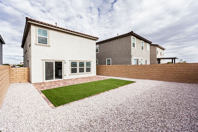 Building Photo - Beautiful 2-story home in a gated community