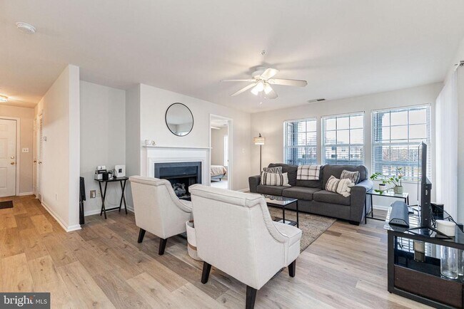 Building Photo - 8091 Lacy Dr