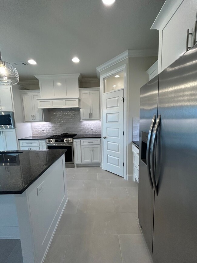 Building Photo - Beautiful Modern Home in Pea Ridge!