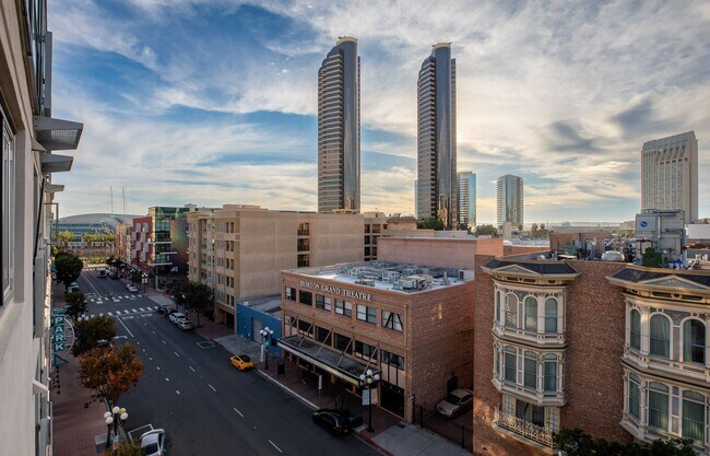 Building Photo - Stunning Corner Condo with City Views in the Heart of Gaslamp