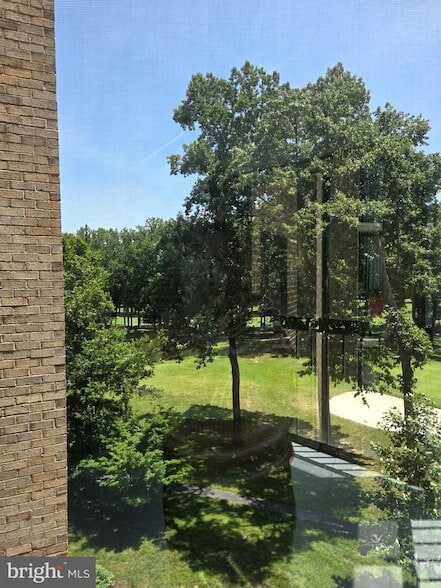 Building Photo - 15107 Interlachen Dr