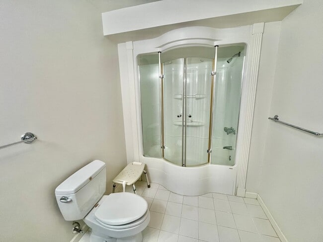 Building Photo - 2 bed 2 bath- Adams Point