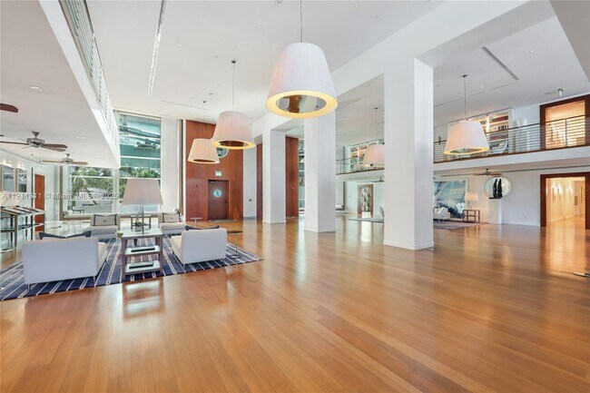 Building Photo - 2627 S Bayshore Dr