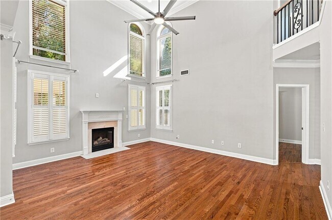 Building Photo - 3135 Carrick Rd