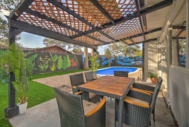 Building Photo - 7310 Corta Calle Dr