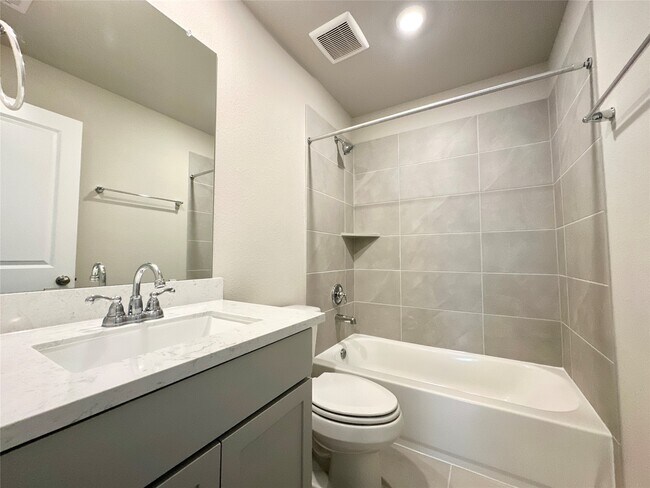 Building Photo - 12176 Ridge Top Dr
