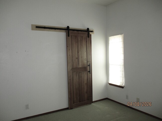 Building Photo - 10409 Camino Del Oso NE