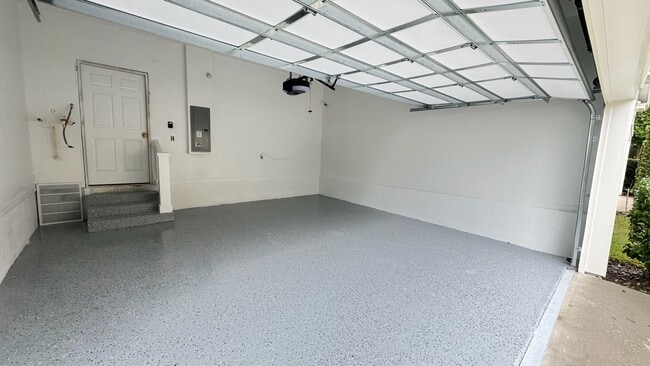 Building Photo - 1040 Nash Dr