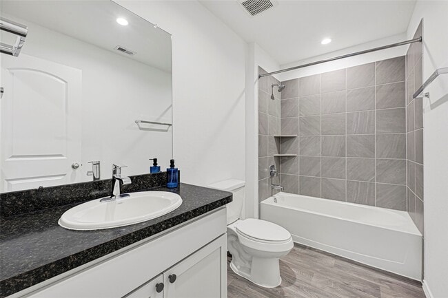 Building Photo - 24323 Elmwood Falls Dr