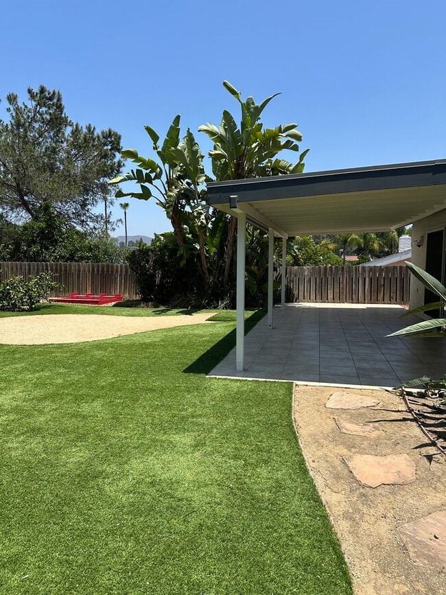 Building Photo - Well Maintained 3 Bedroom Home w/Solar