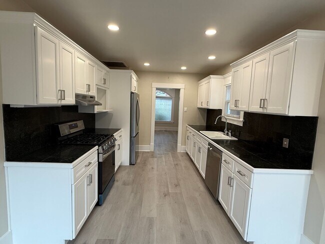 Building Photo - Newly updated 3 Bedroom 2 Bathroom Single Level Home in Santa Rosa's Junior College Area