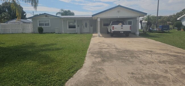 Building Photo - 502 Canal Dr