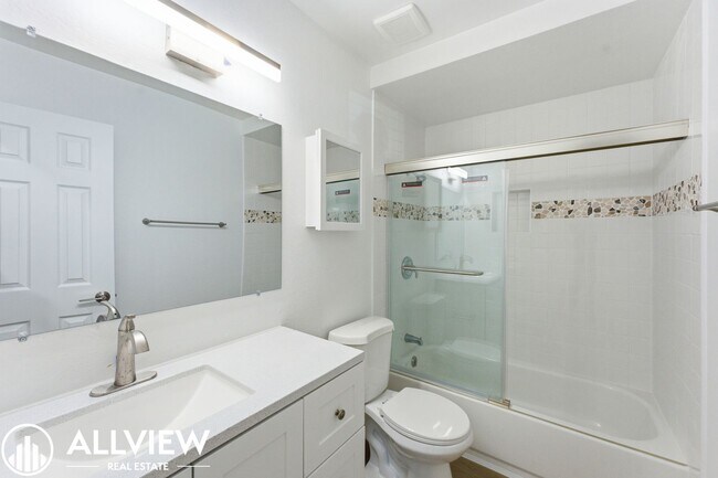 Building Photo - 16781 Bardon Ln