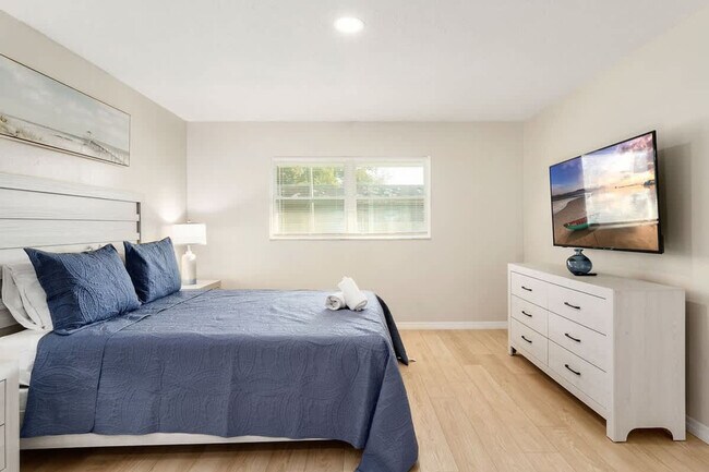 Building Photo - 5542 20th St