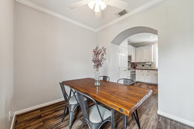 Building Photo - 1213 Oneil St