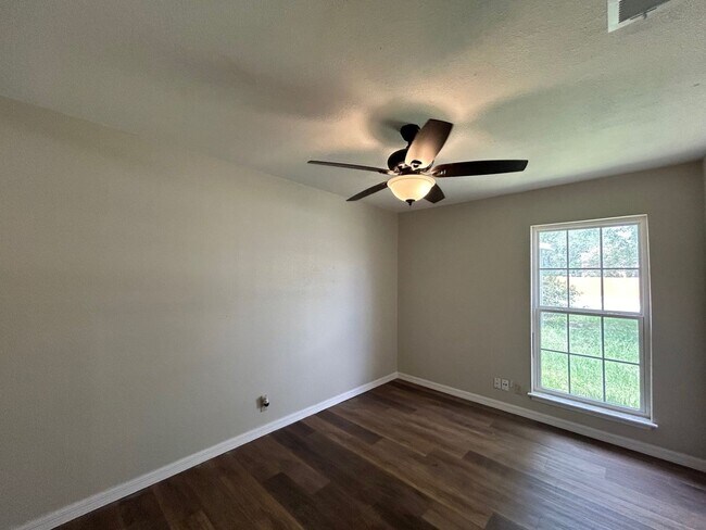 Building Photo - 3BED/2BATH Home for lease! Available Now in Live Oak!